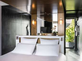 SIGNATURE SUITE: TECK Executive Suite with a terrace and 1 king-size bed