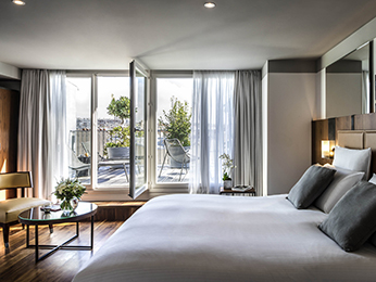 JUNIOR SUITE, 1 King Size Bed, lounge  corner and private terrace