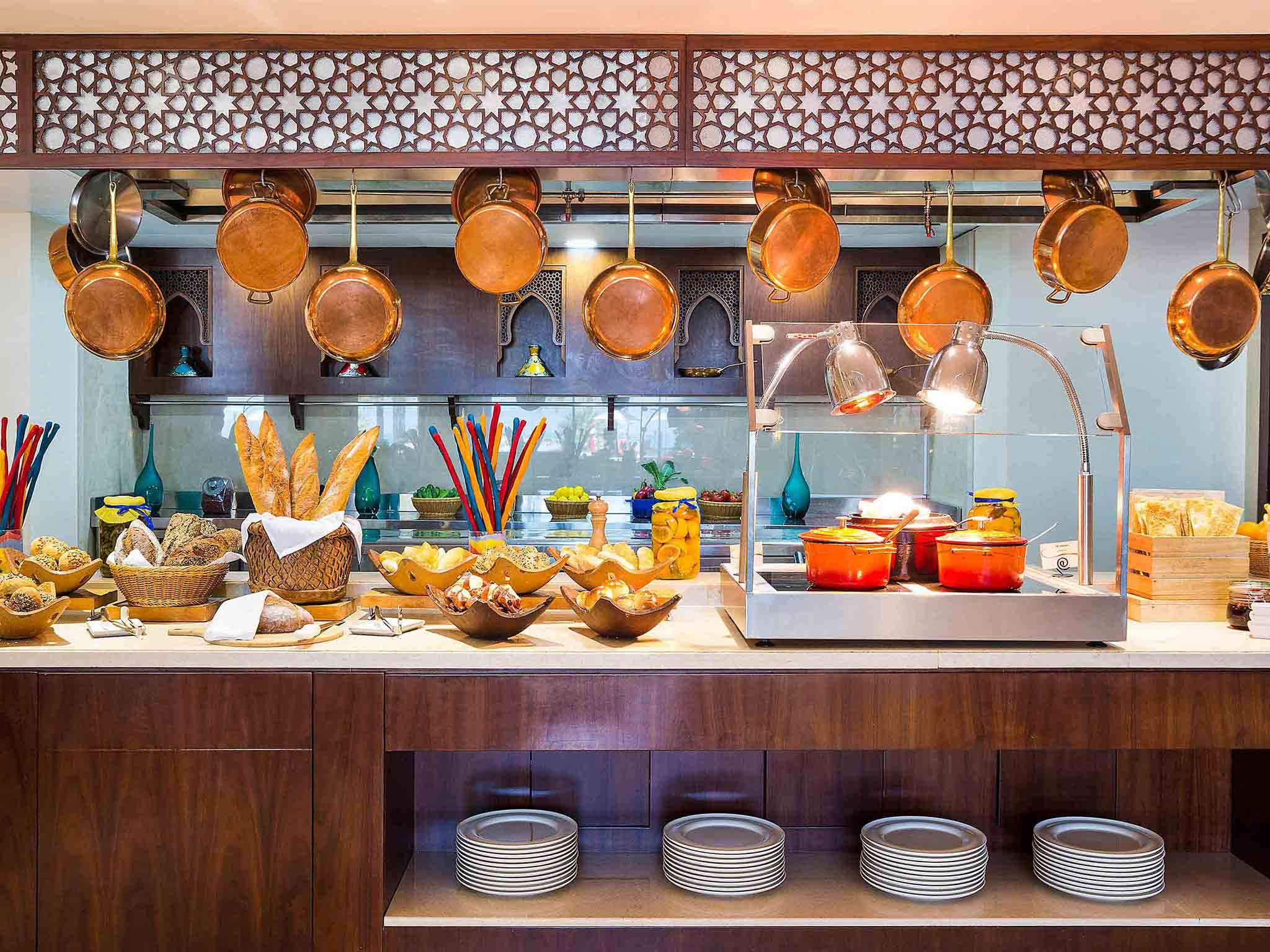 Отель пульман рас эль хайм. Пульман резорт аль марджан. Отель пульман рас эль хайм. Отель мовенпик рас эль хайма. Рас эль хайма остров марджан.