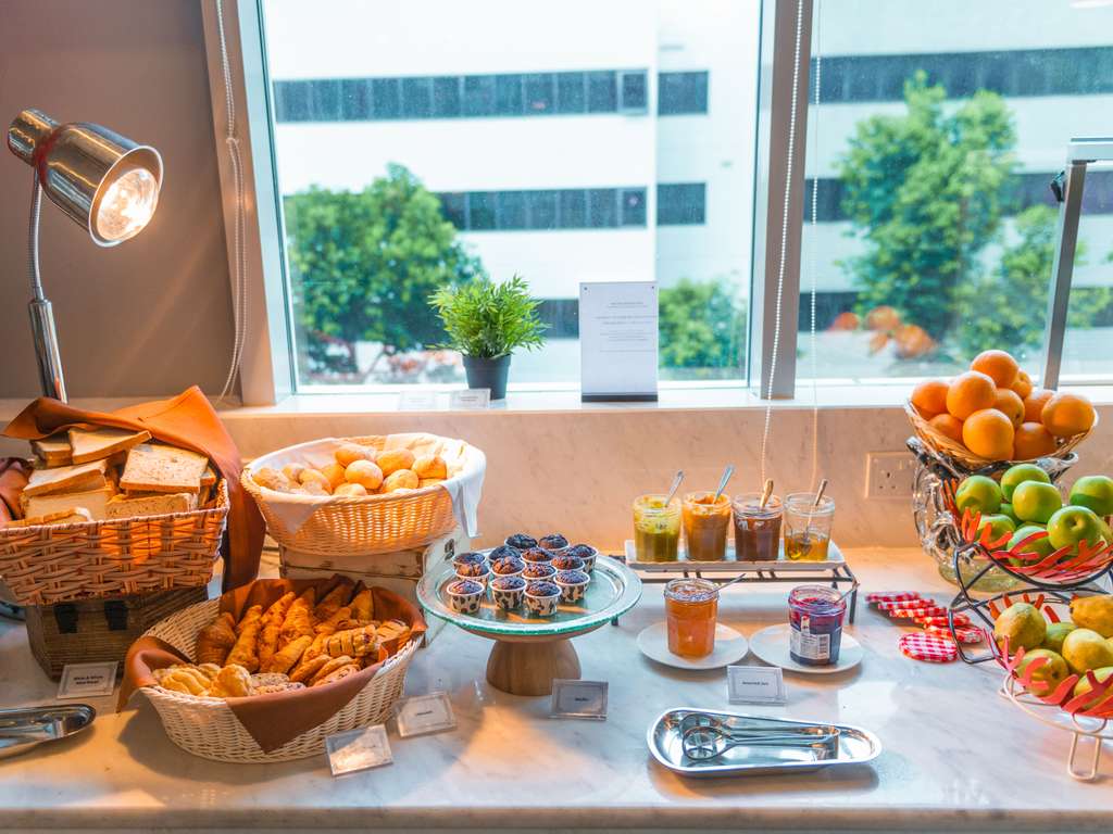 ROYALE RESTAURANT SINGAPORE Restaurants by Accor