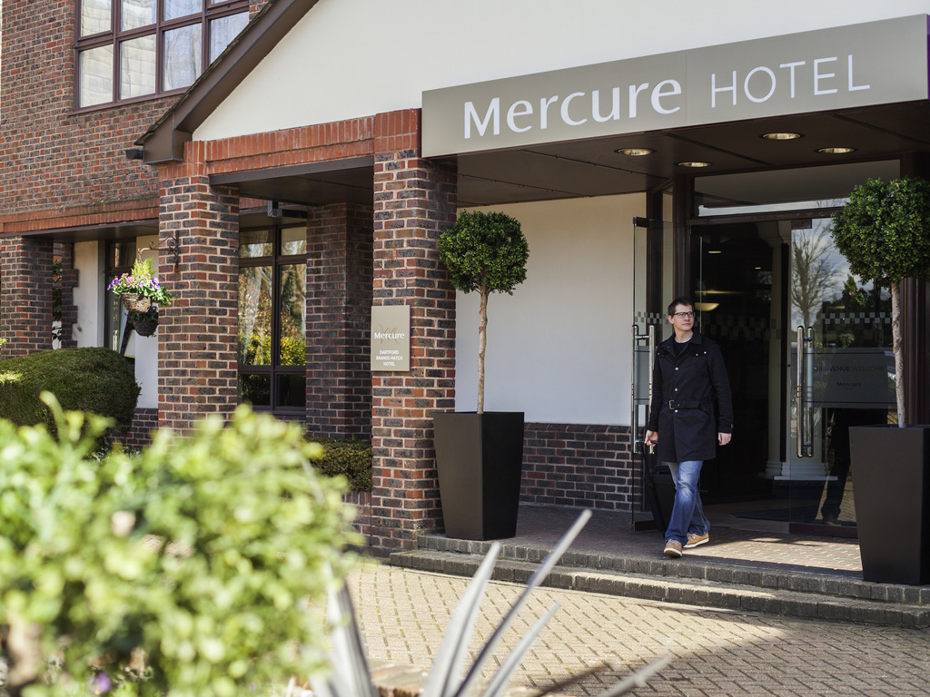 Mercure Dartford Brands Hatch Hotel & Spa - Image 1