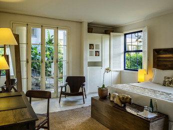 SUPERIOR ROOM - 1 king size bed, view of Santa Teresa or garden, photo 2