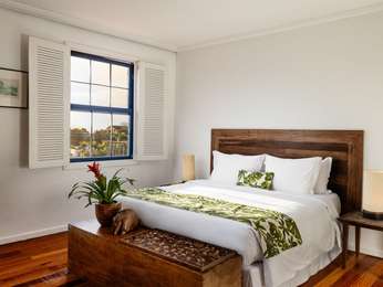 SUPERIOR ROOM - 1 king size bed, view of Santa Teresa or garden, photo 4