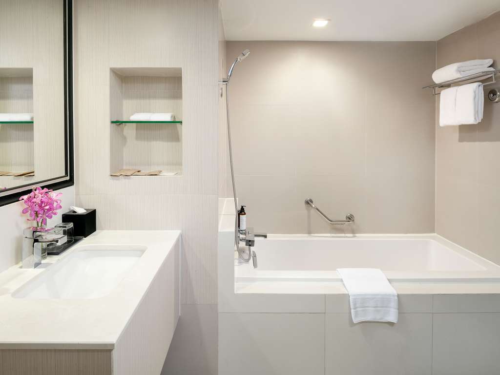 Chambre Deluxe avec lits jumeaux et baignoire — photo 3