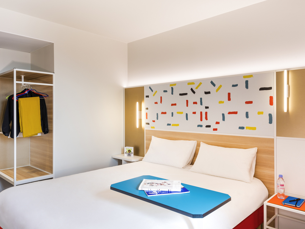 ibis Styles Guyancourt Versailles - Image 1