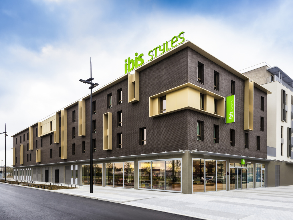 ibis Styles Guyancourt Versailles - Image 2