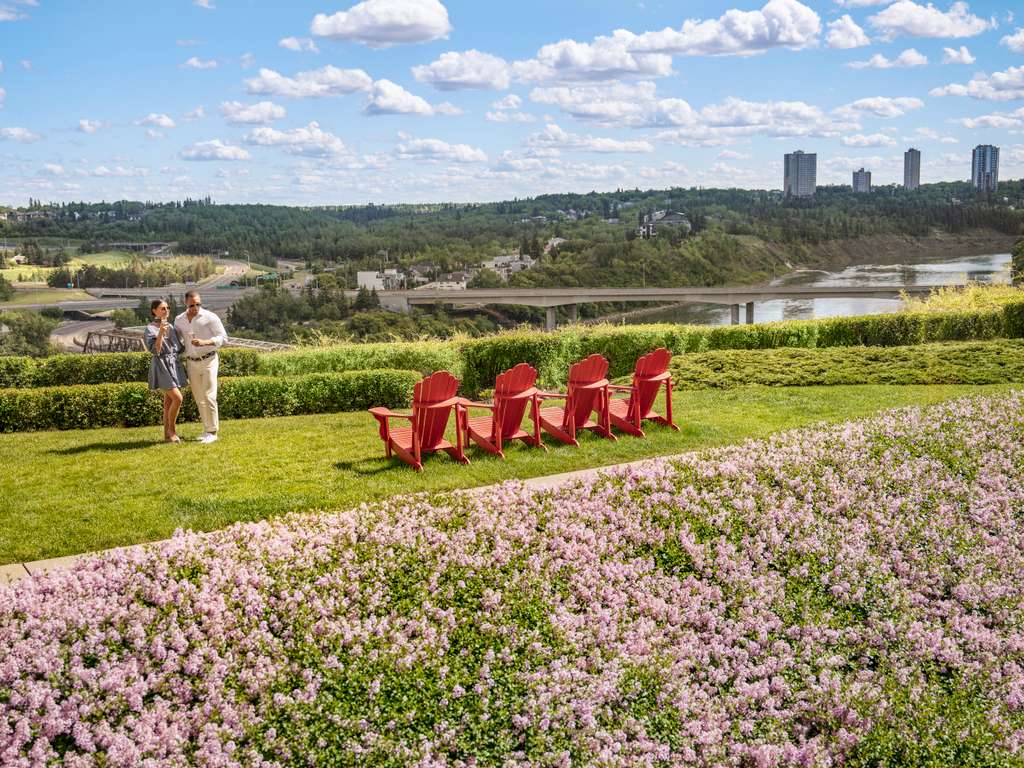 Hôtel Fairmont Macdonald - Image 3