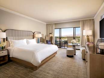FAIRMONT GOLD Ocean View 1 King, 522 SF/48 SM,