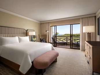 OCEAN VIEW ONE BEDROOM SUITE MOBILITY,HEARING ACCESSIBLE ROLL IN SHOWER 1 KING, 1050 SF, 97 SM
