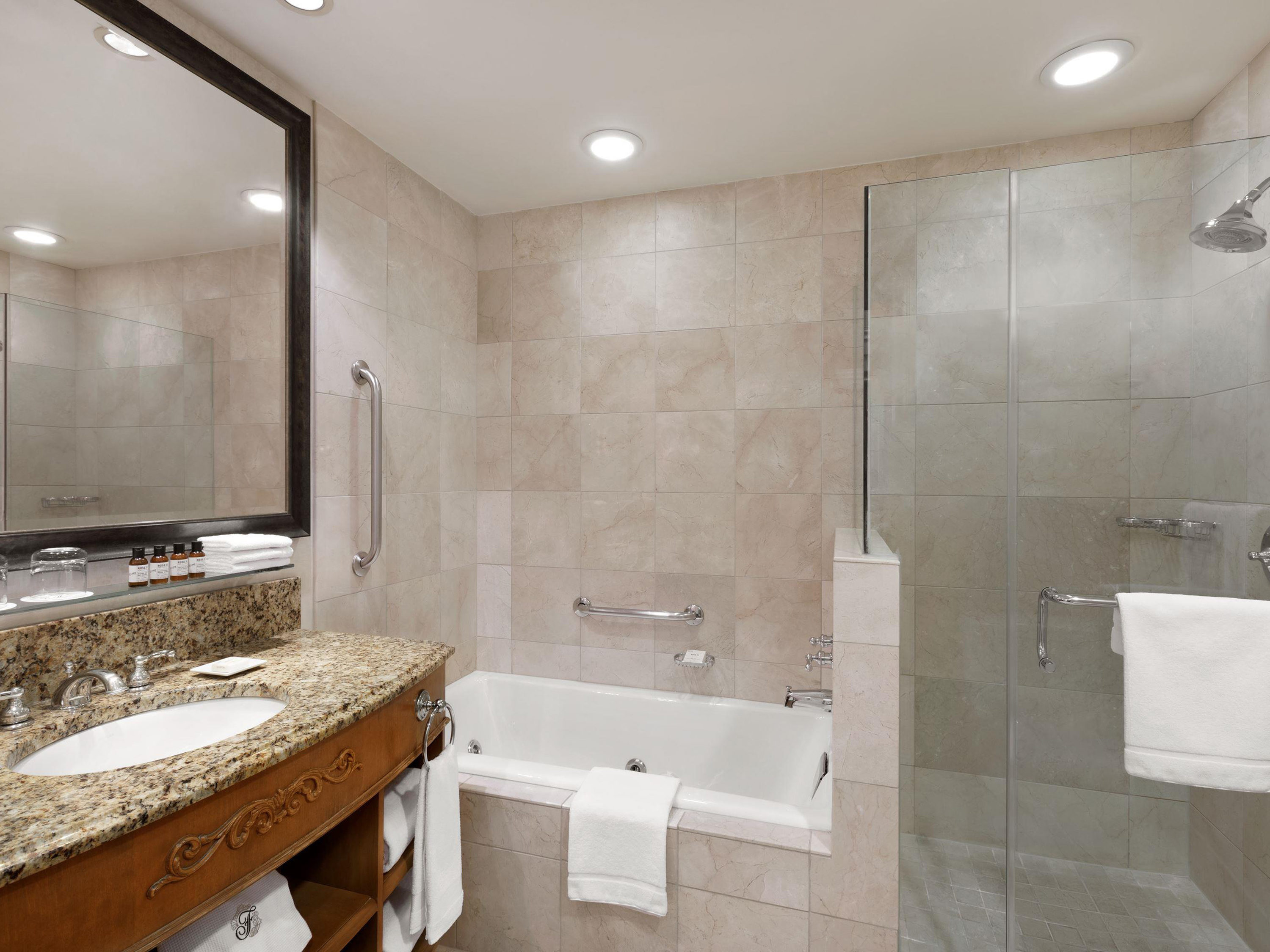 Fairmont Gold Jr Suite 2 Queens