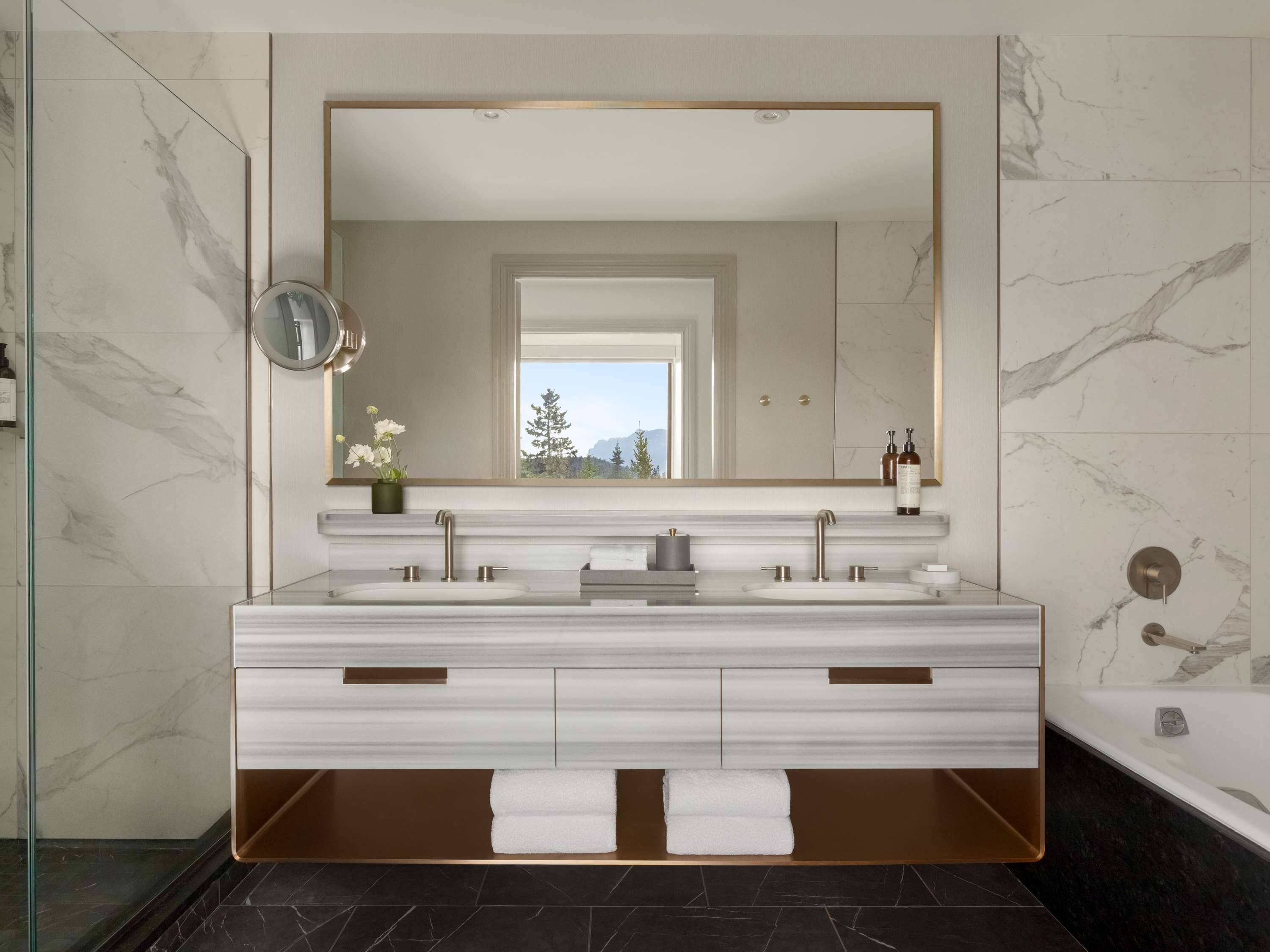 Mount Temple 1 Bedroom Suite