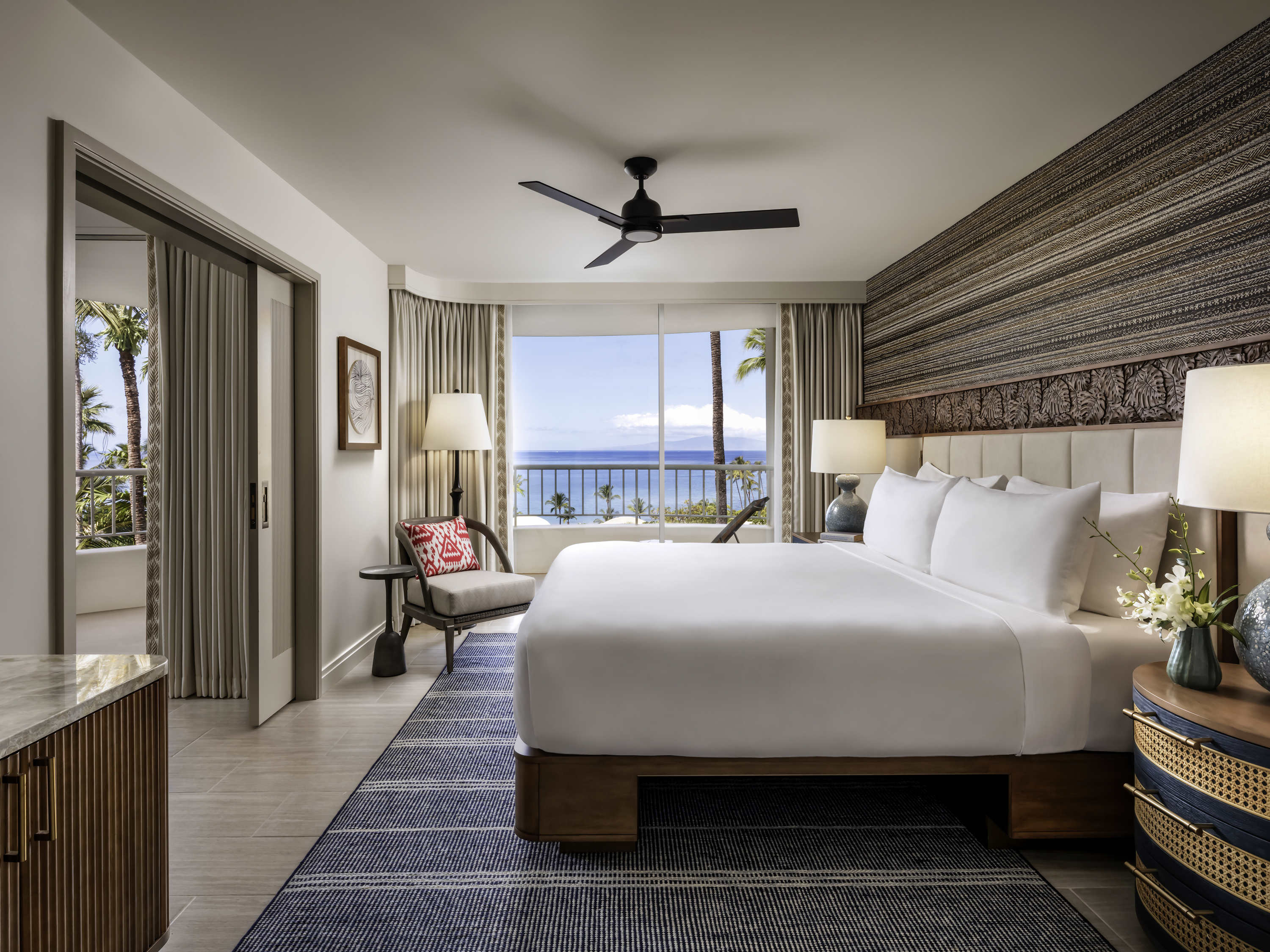 DELUXE OCÉAN 1 LIT KING, 79 m², vue océan/coucher de soleil, accès PMR, baignoire barres appui — photo 4