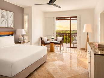 FAIRMONT VIEW King- 436SF,40SM, panoramic resort view, balcony, tub and shower.