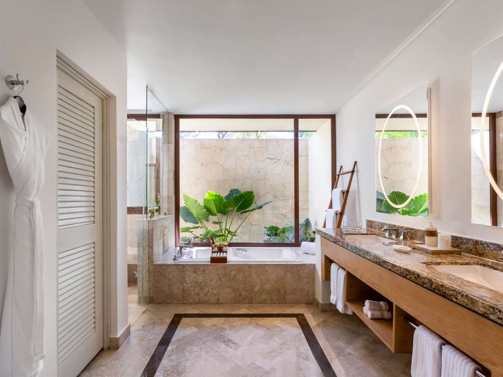 DELUXE CASITA Queen - 42 m², vue sur le jardin, terrasse meublée, baignoire et douche. — photo 2