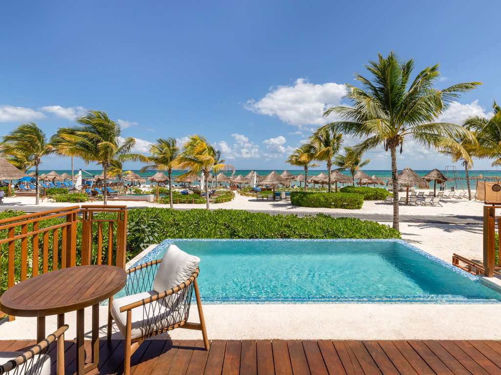 BEACH FRONT PREMIUM SUITE King - 99 m², piscine, repas et service Balam Butler. — photo 4