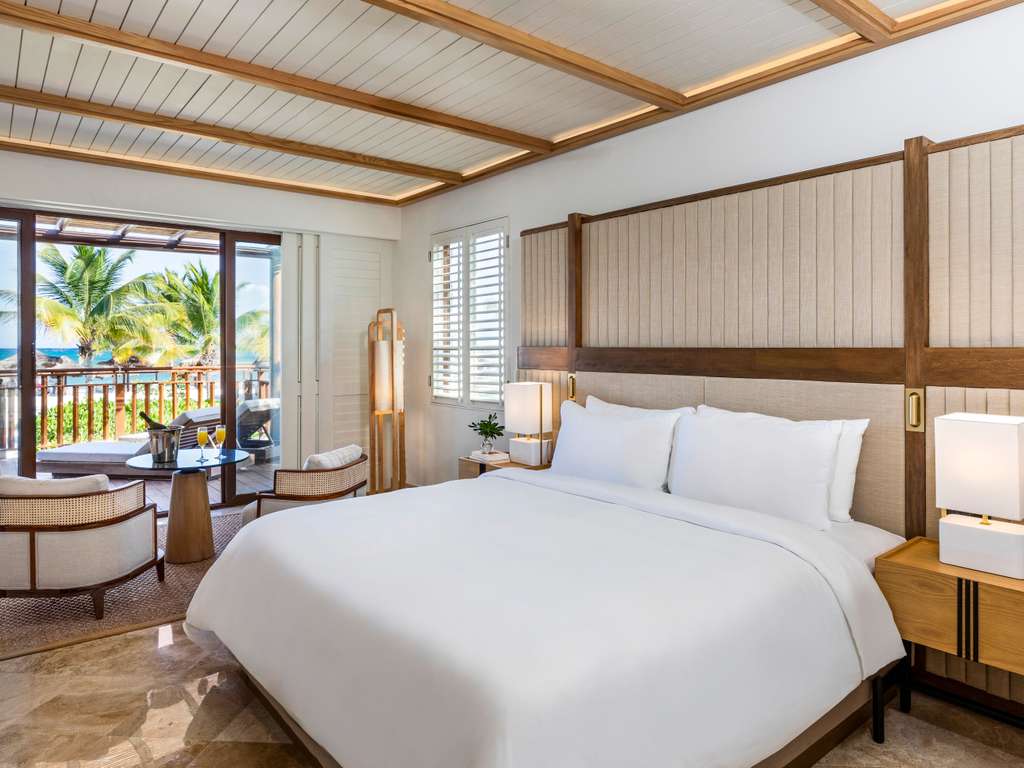 SUITE PRÉSIDENTIELLE CAMALEON 2 CHAMBRES- 204 m², front de mer, piscine et Balam Butler. — photo 2