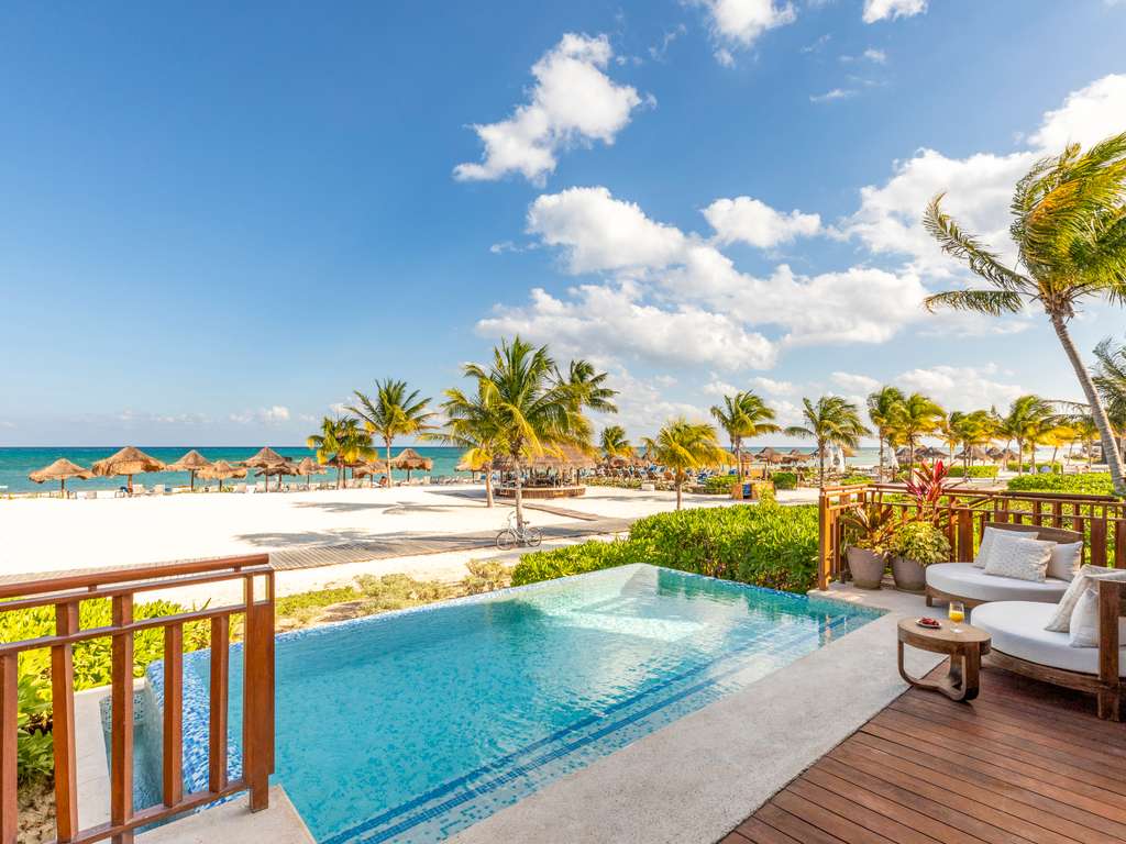 BEACH FRONT SUITE 1 King- 89 m², piscine, salon et service Balam Butler. — photo 4