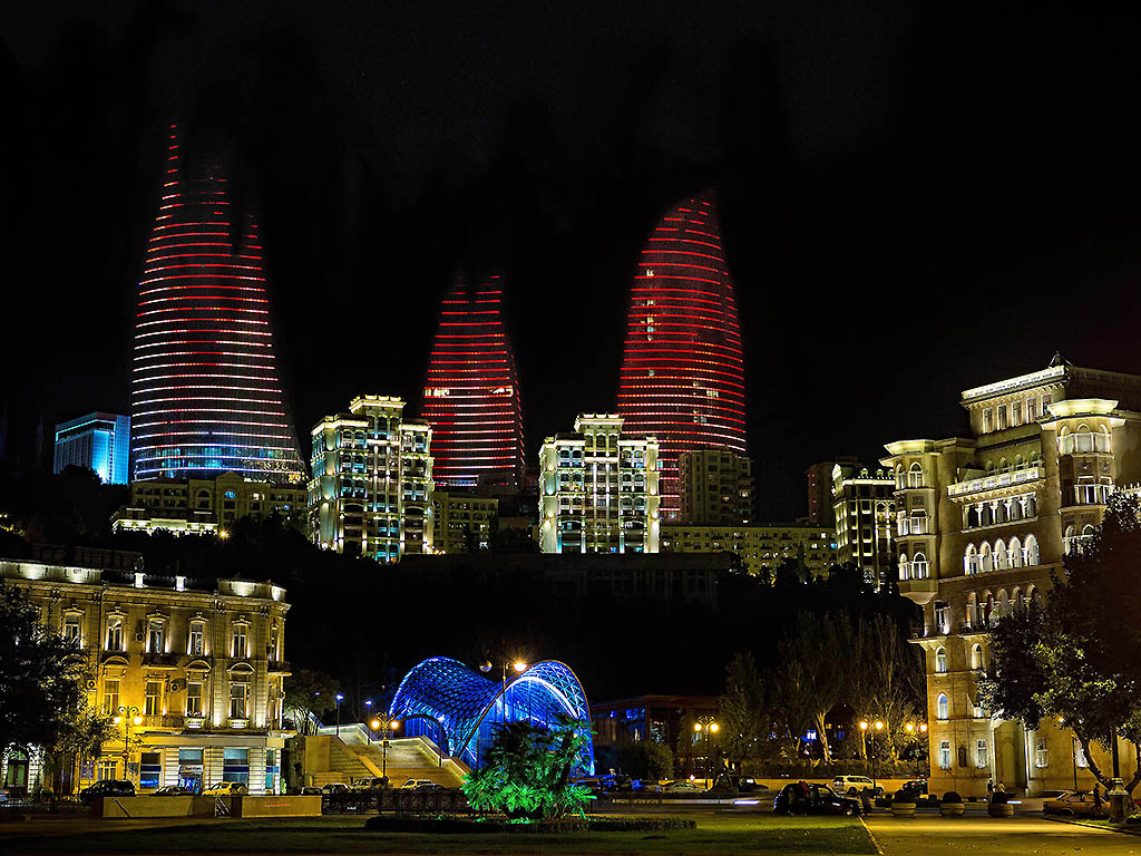 Fairmont Baku - Flame Towers - Image 4