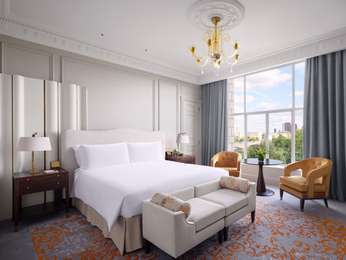 JUNIOR SUITE RIVER VIEW King-387sf, 36sm