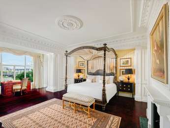 ROYAL SUITE King - 2841sf, 264sm, River View, Personal Butler, Private Bar, Living Room