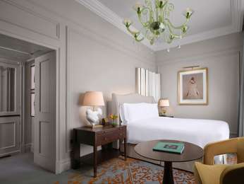 JUNIOR SUITE King - 452sf, 42sm