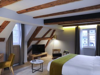 SUITE JUNIOR, 1 king size bed and 2 single beds, photo 3