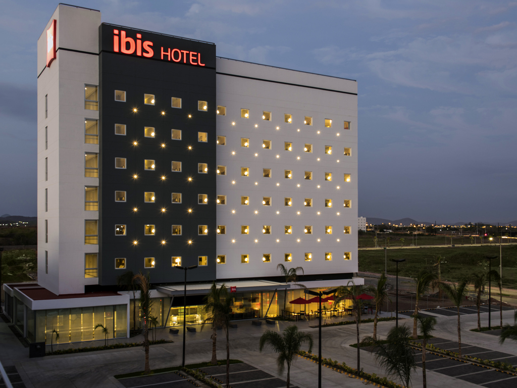 ibis Mazatlan Marina - Image 2