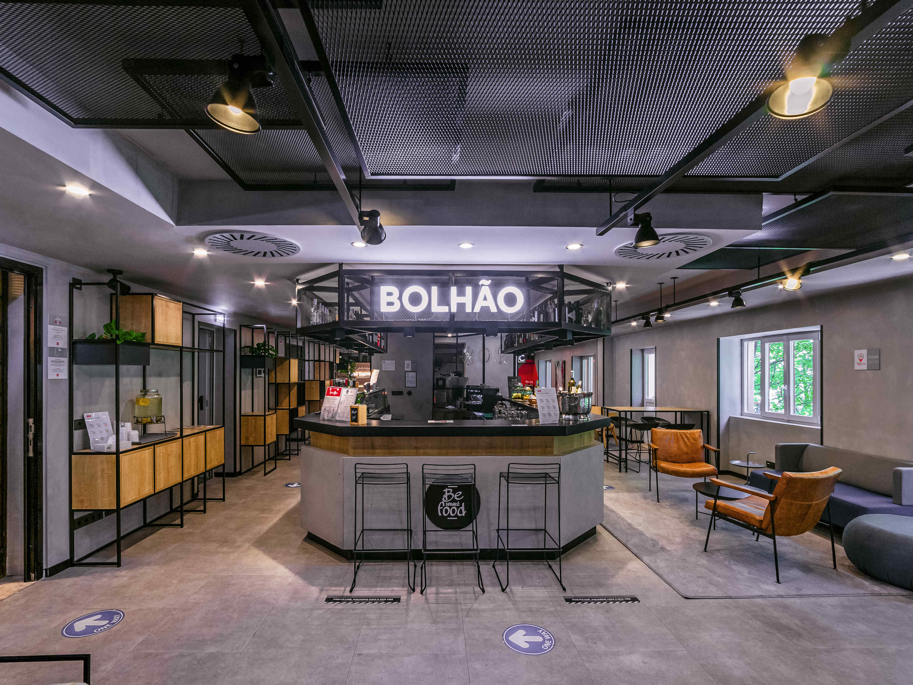 宜必思波尔图中心柏豪市场酒店。