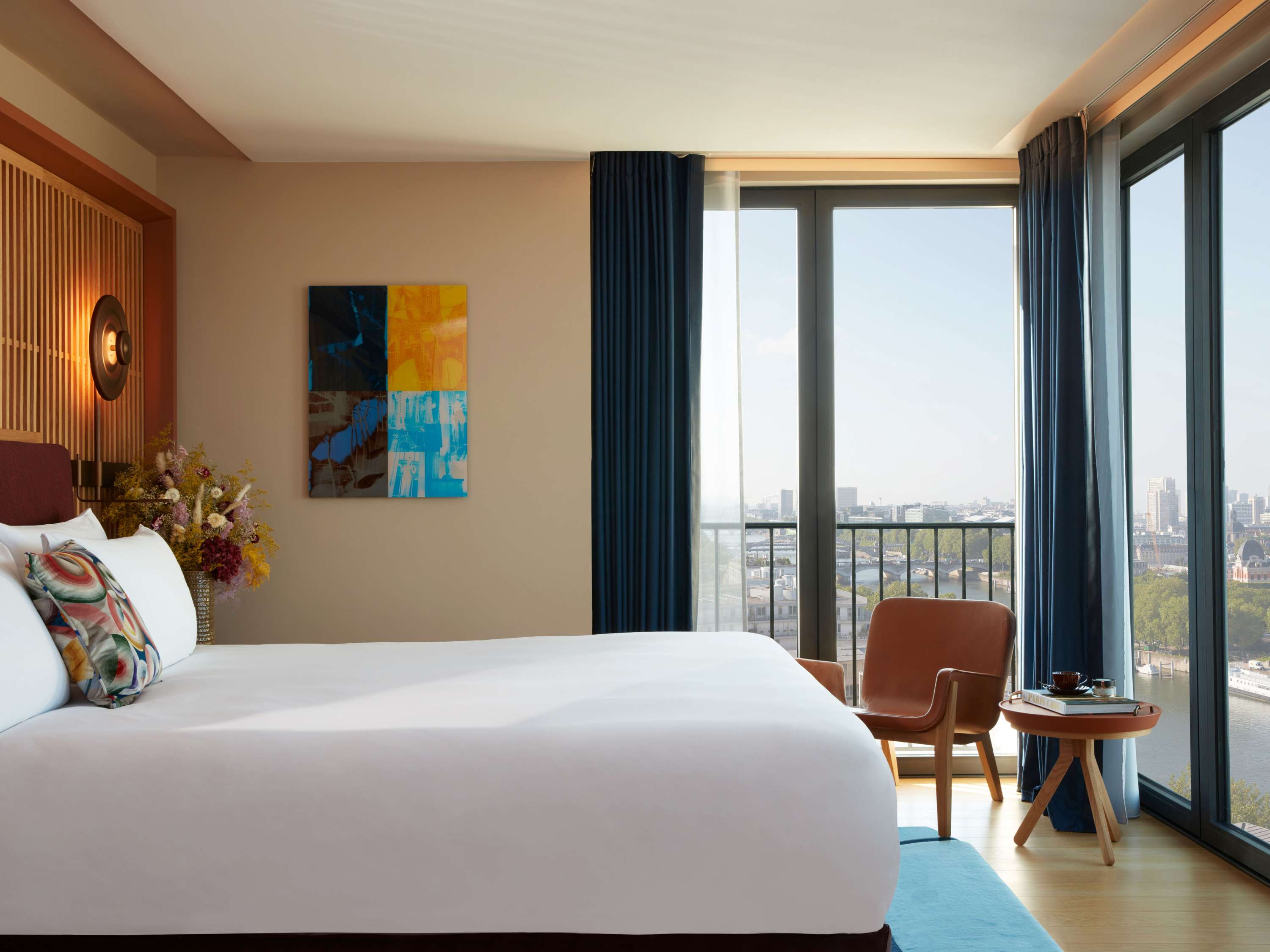 STUDIO BALCONY, 1 King, Junior Suite,  Balcon, Vue sur la Seine et Paris — photo 3