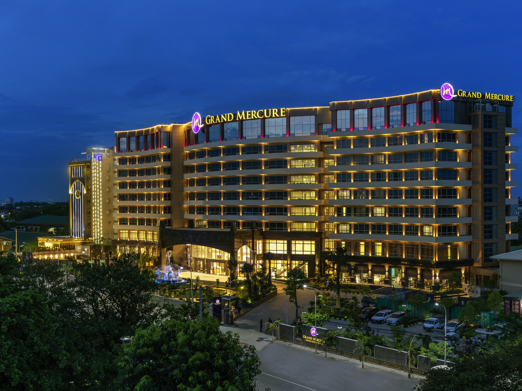 Hotel In Yangon Grand Mercure Yangon Golden Empire - 