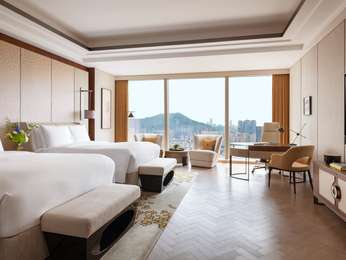 Deluxe Twin Beds City View