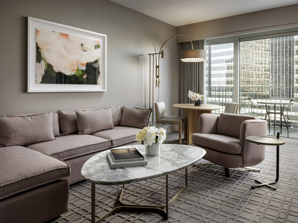 Fairmont Gold Suite Corner 1 chambre, King - 769 m², étages 10-11, canapé-lit, accès au salon — photo 3