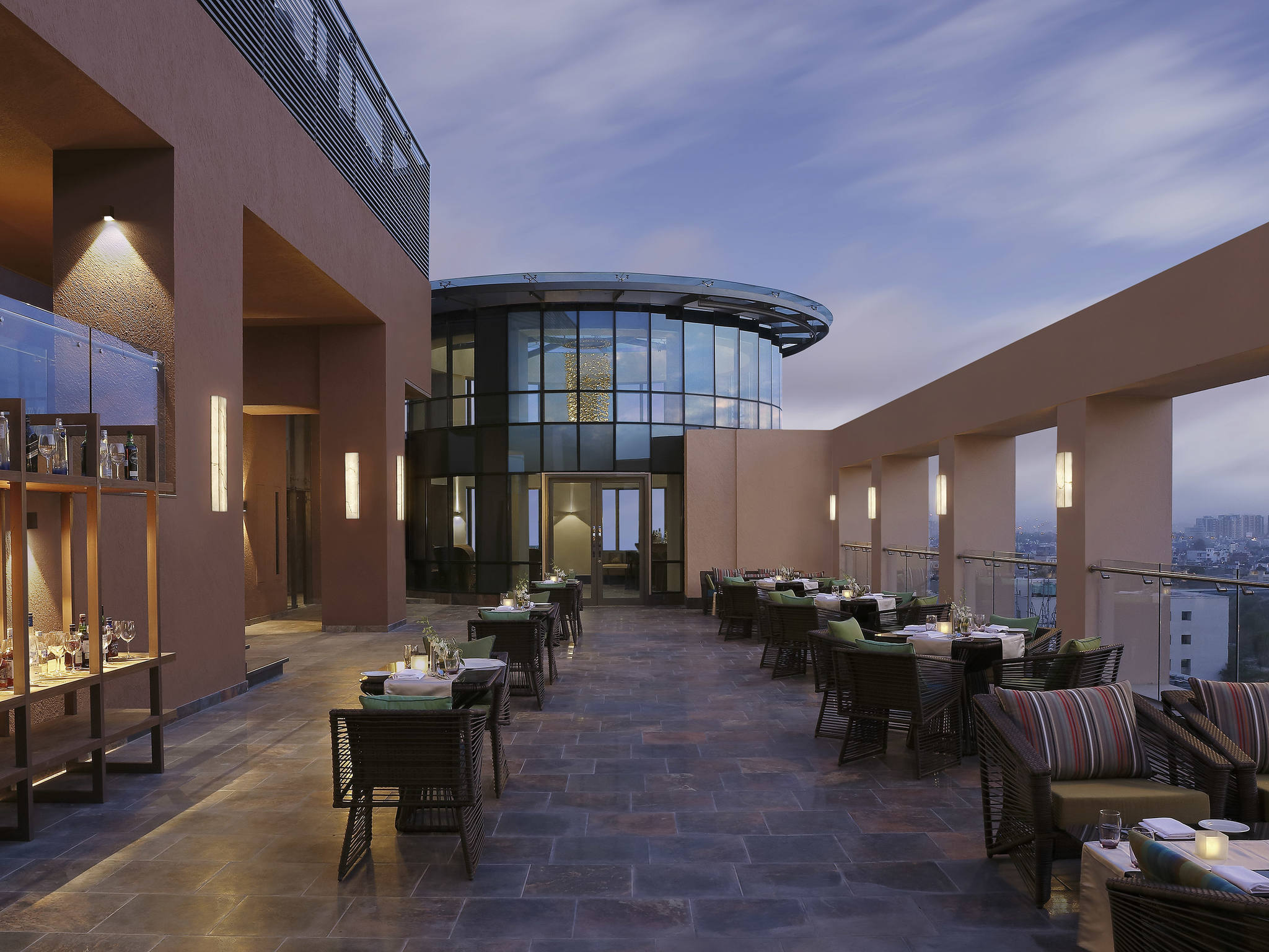 New Hotel In Lucknow Gomti Nagar Novotel Bar Novotel Lucknow Gomti Nagar