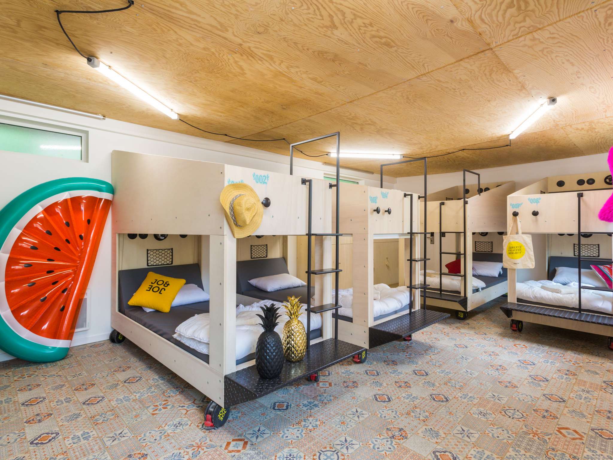 Самый лучший хостел в мире. Хорошее общежитие. Дизайн хостела. Хостел в стиле лофт. Самый лучший хостел.