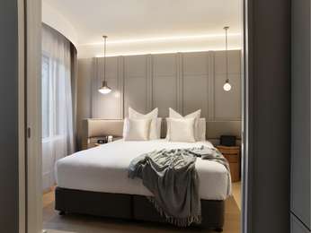Deluxe Luxury Suite
