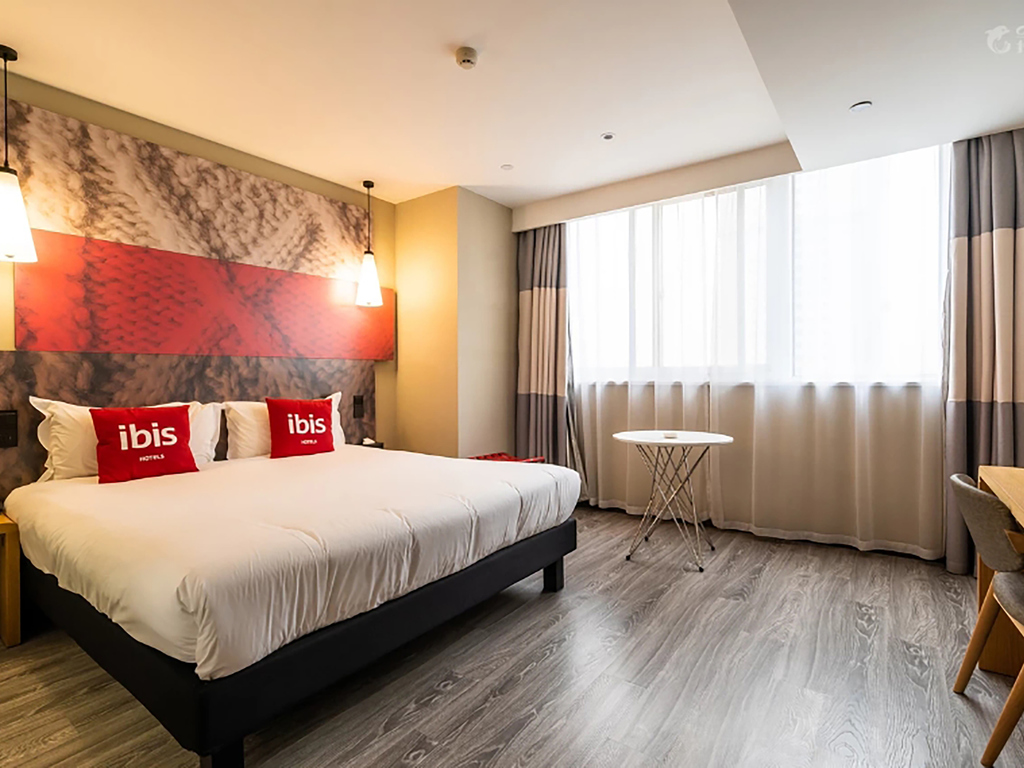 Ibis Luoyang Baolong Square Hotel - Image3