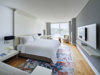 Classic Room City View