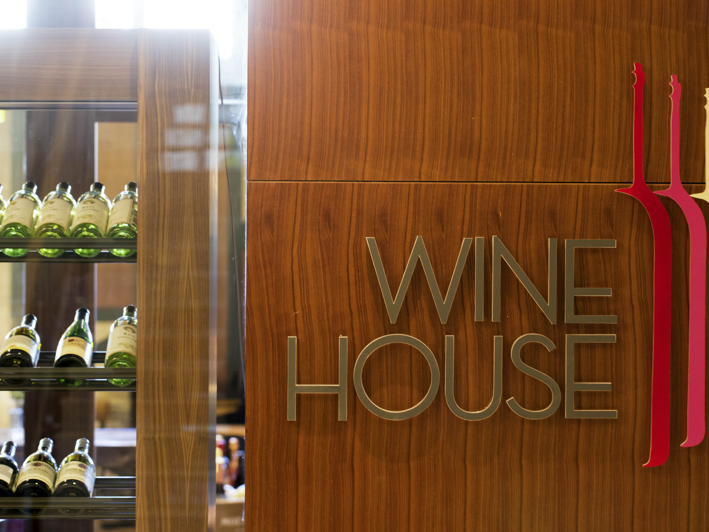 WINE HOUSE