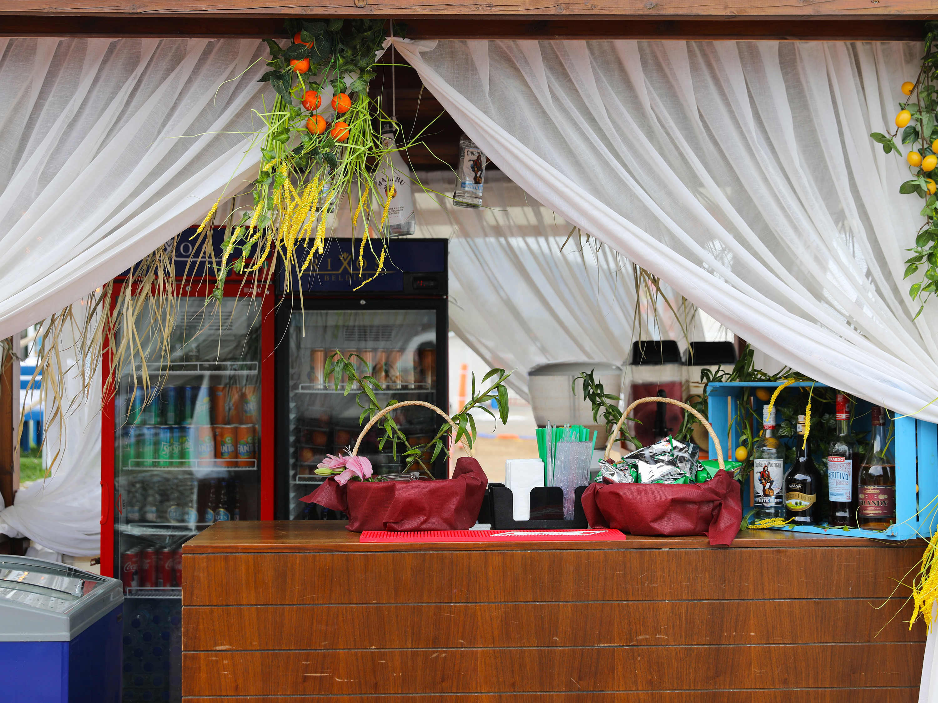 BEACH BAR