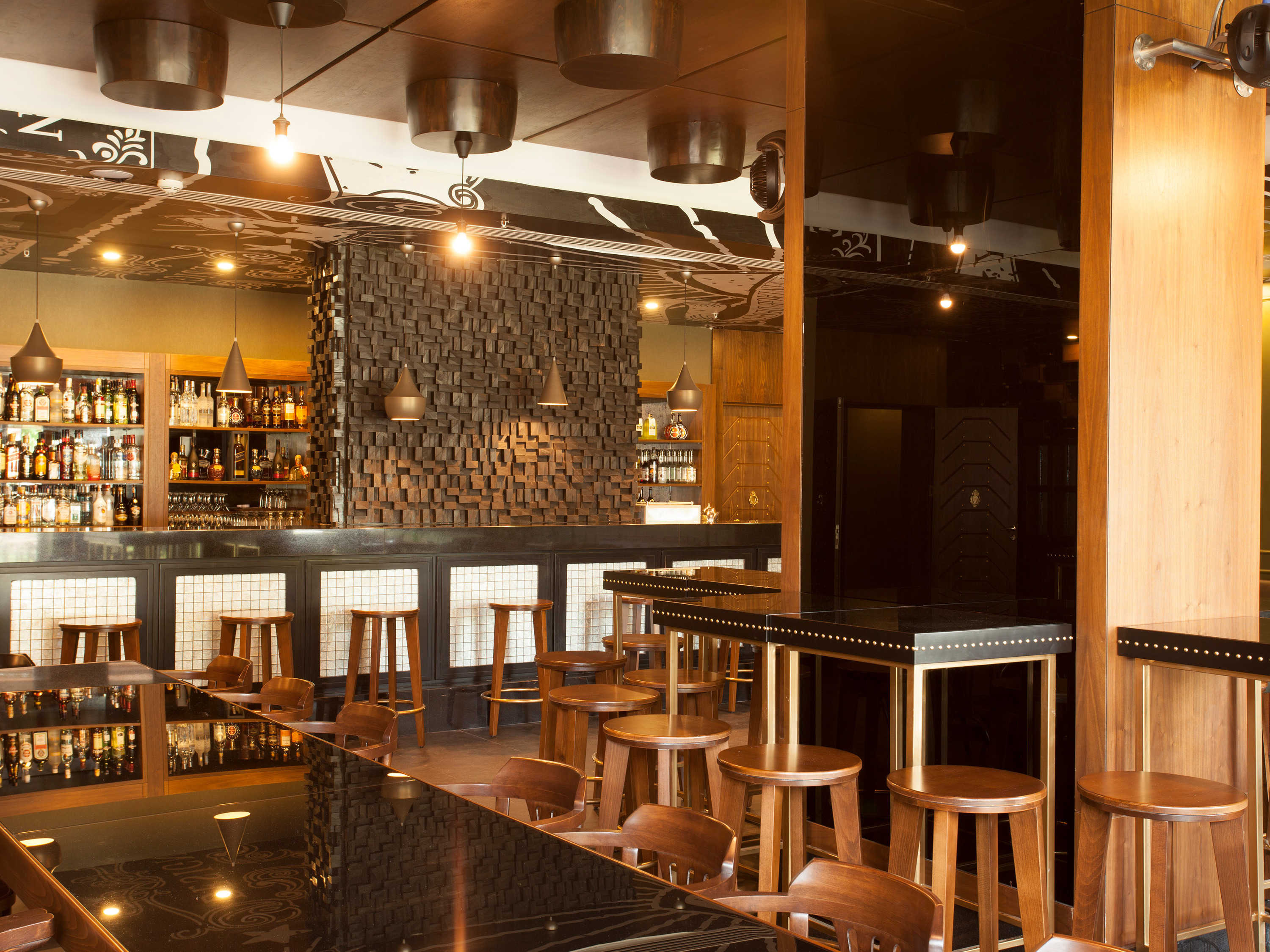 IRISH BAR