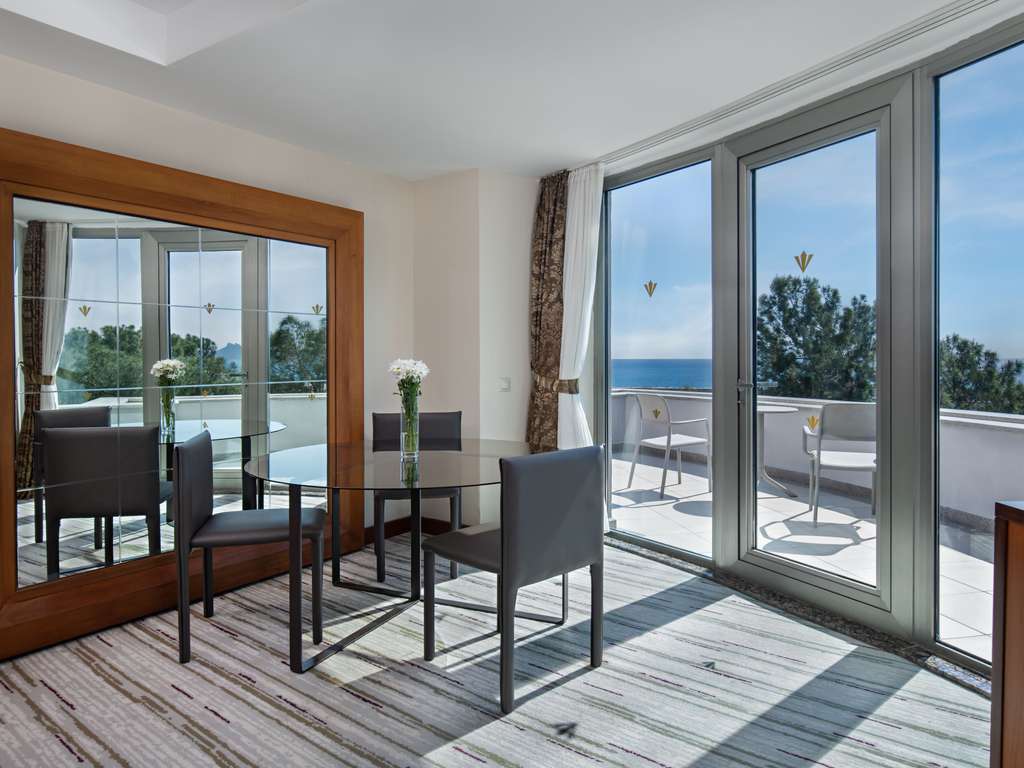 King Suite with Private Jacuzzi