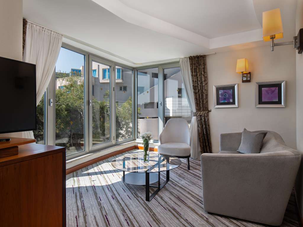 King Suite with Private Jacuzzi
