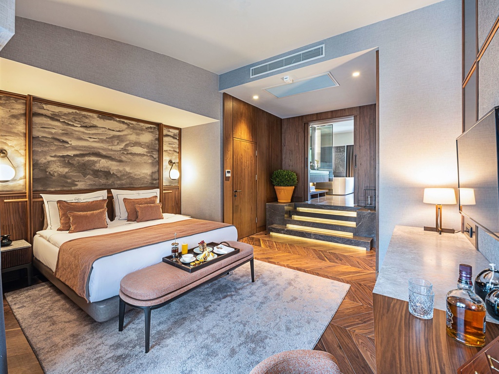 Grand Deluxe Villa With Private Garden