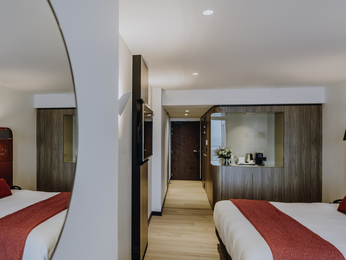 DELUXE ROOM, 1 king size bed or 2 single beds, sea front + terrace/balcony