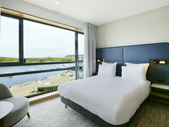 CLASSIC ROOM, 1 queen size bed, facing the sea, photo 1