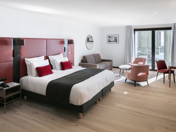SUITE, 1 king size bed or 2 single beds, sea front with terrace