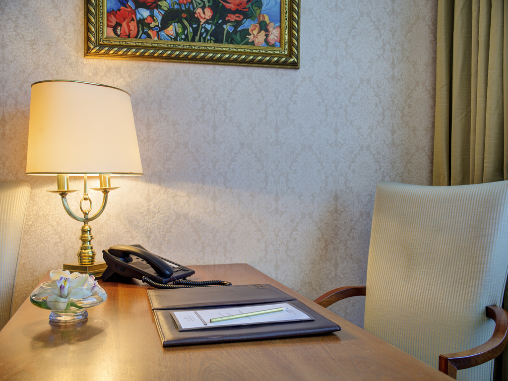 Номер Deluxe с большой двуспальной кроватью