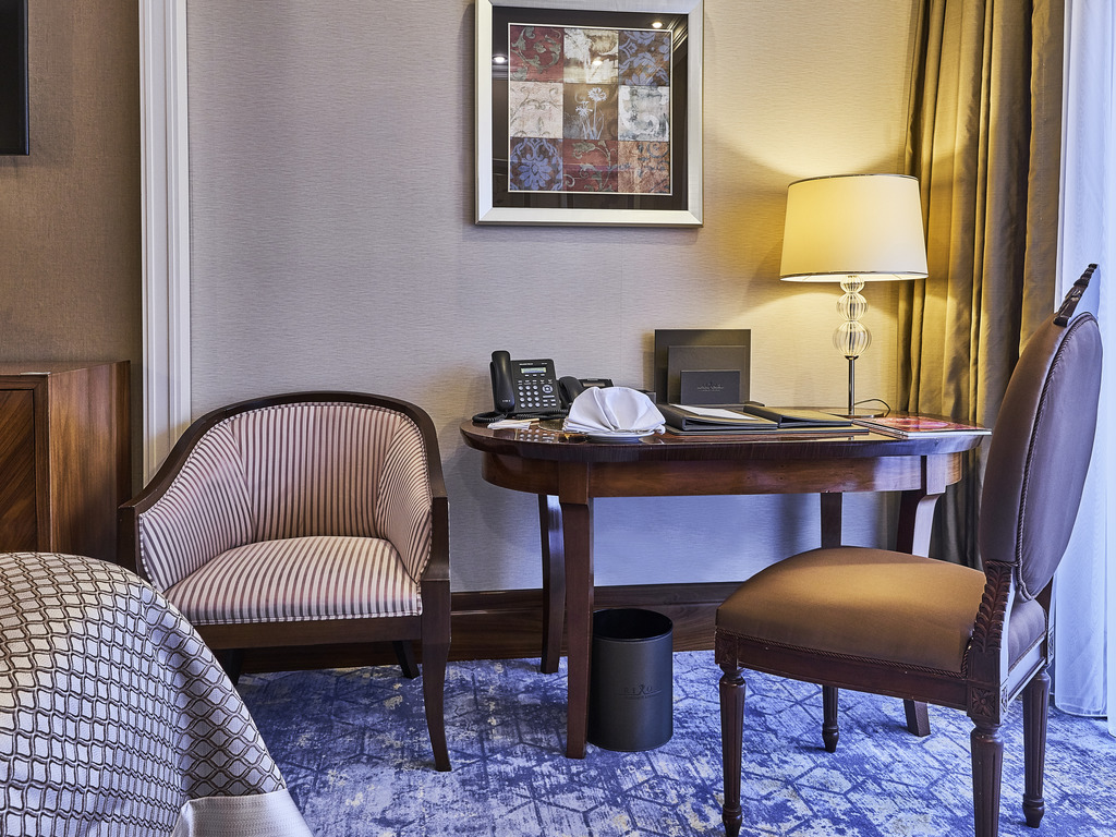 Номер Premium с большой двуспальной кроватью