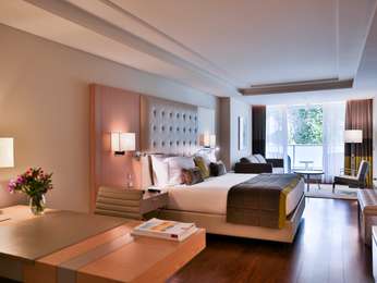 Executive Room with 1 king-size bed and balcony plus sofabed