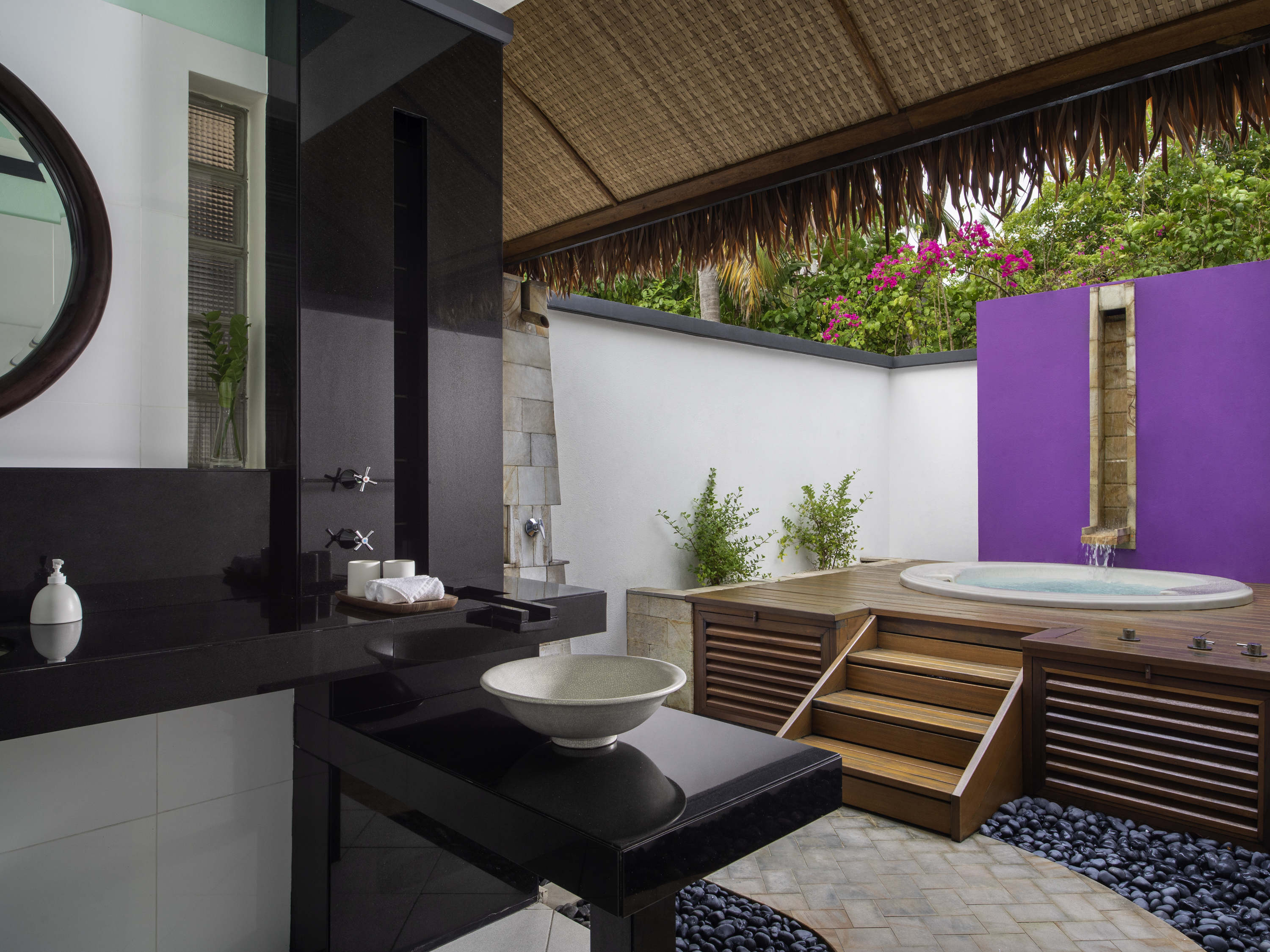 Villa en bord de plage avec piscine à jets — photo 3
